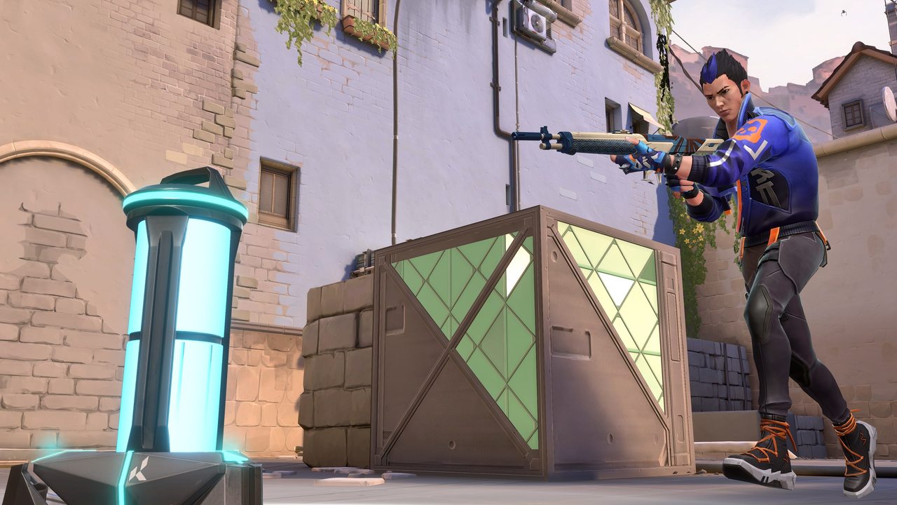 Valorant screenshot of an agent sprinting past crates
